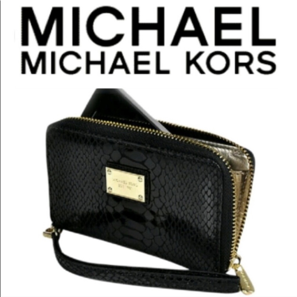 Michael kors clutch
